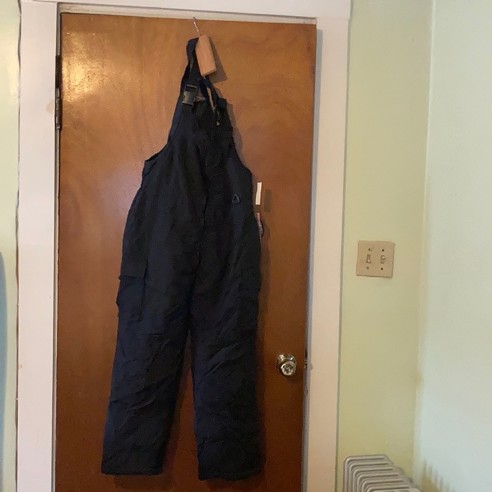 Kids snow suit “NEW” Large 14/16 Liftticket